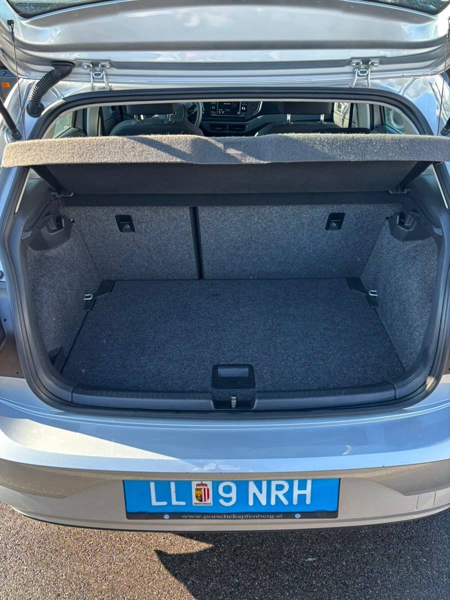 
								VW Polo 1.0 Limousine full									