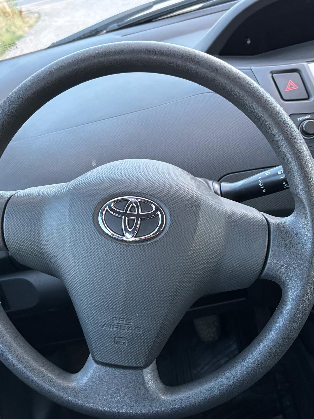 
								Toyota Yaris 1,0 VVT-i full									