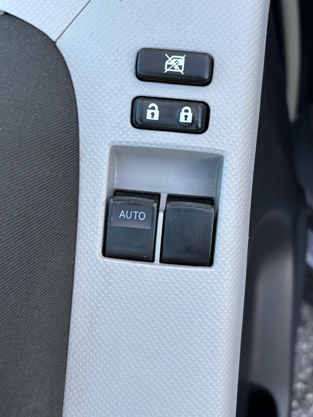 
								Toyota Yaris 1,0 VVT-i full									