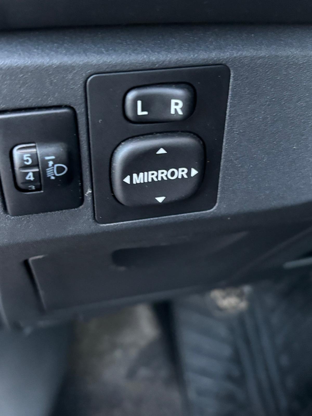 
								Toyota Yaris 1,0 VVT-i full									