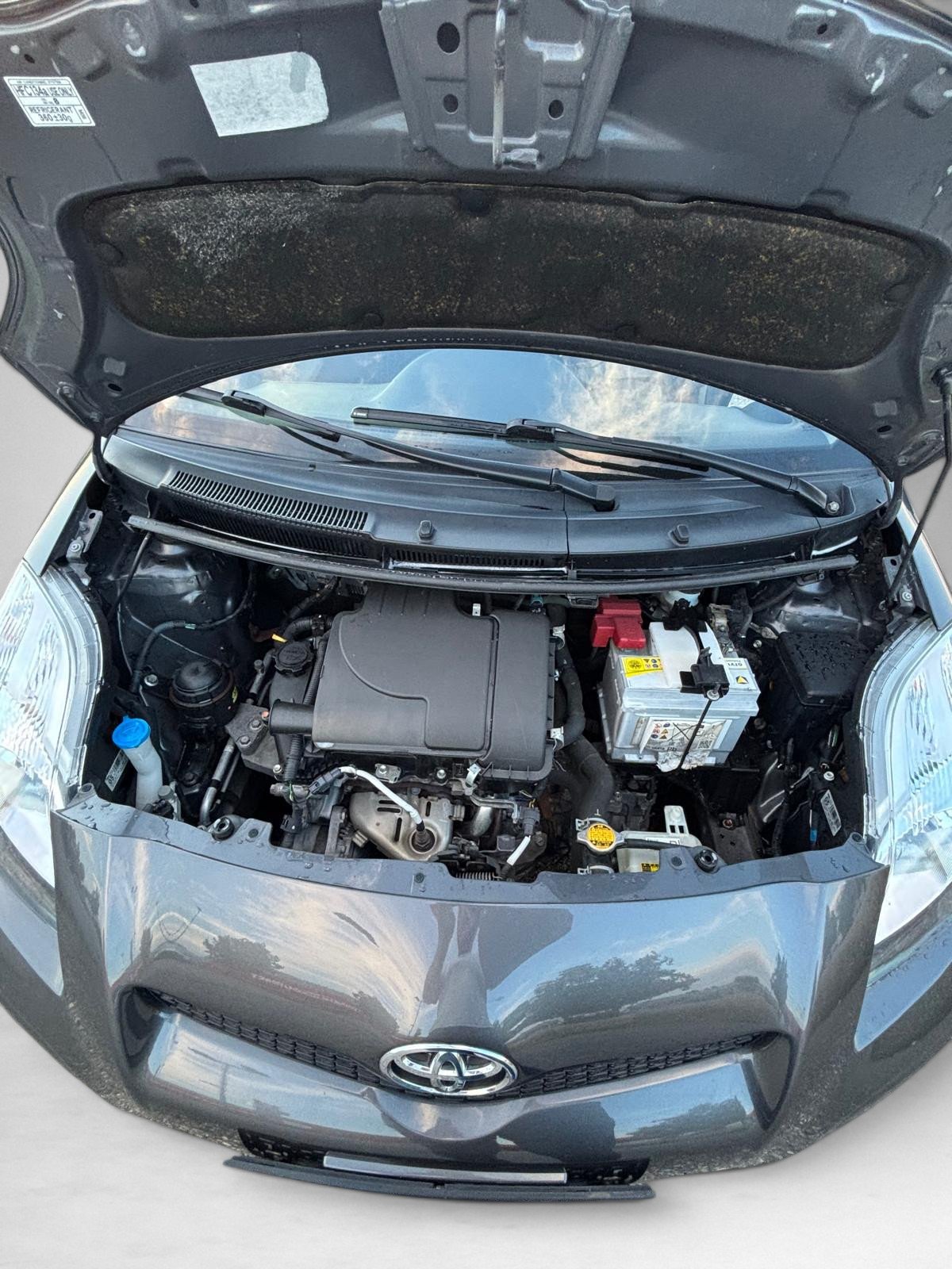 
								Toyota Yaris 1,0 VVT-i full									